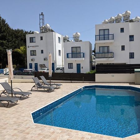 Cosy Apartment In Kato Paphos With Pool Access ภายนอก รูปภาพ