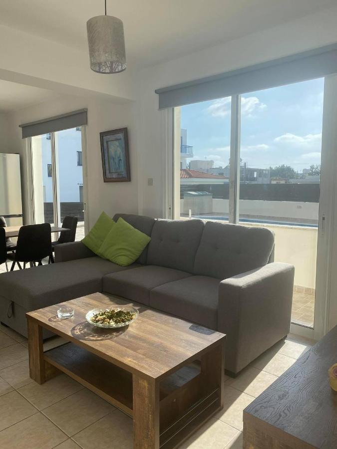 Cosy Apartment In Kato Paphos With Pool Access ภายนอก รูปภาพ