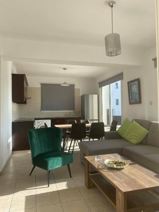 Cosy Apartment In Kato Paphos With Pool Access ภายนอก รูปภาพ