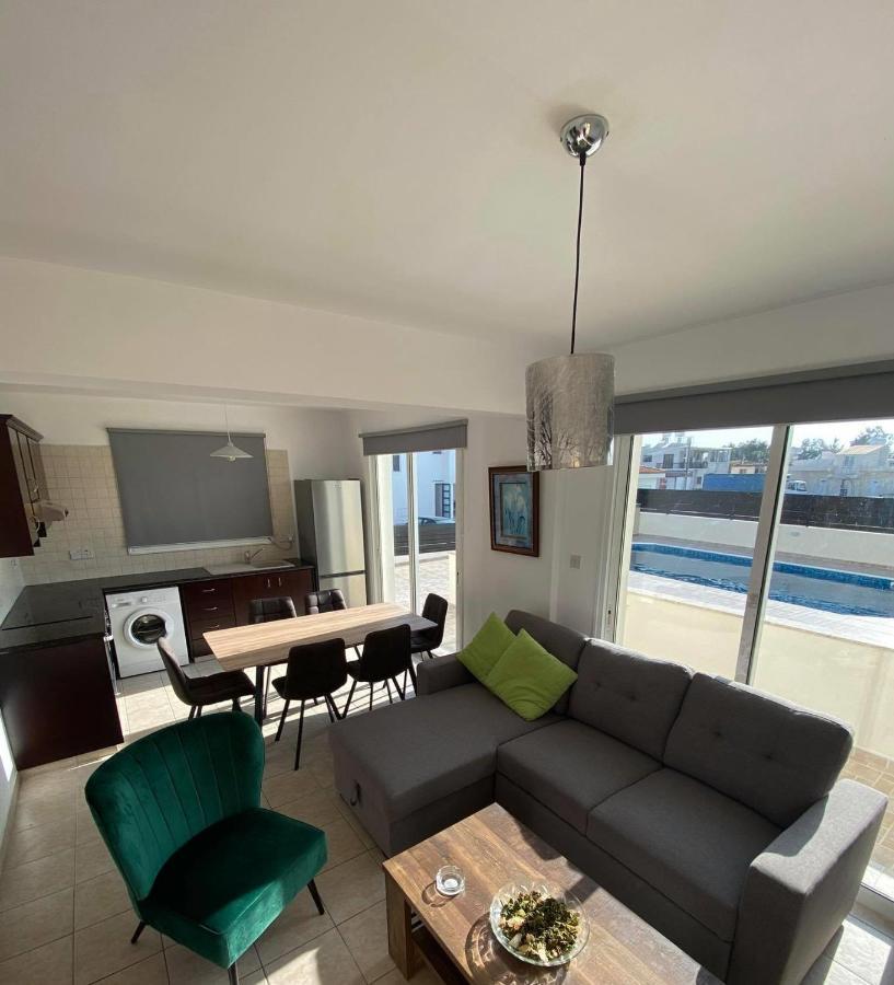 Cosy Apartment In Kato Paphos With Pool Access ภายนอก รูปภาพ