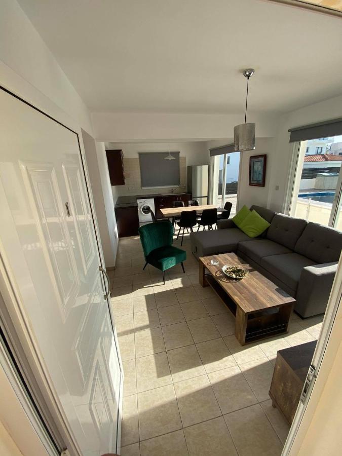 Cosy Apartment In Kato Paphos With Pool Access ภายนอก รูปภาพ